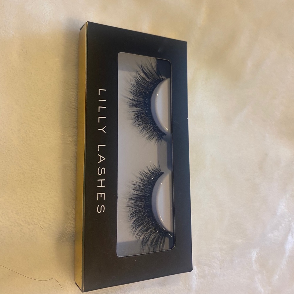 Lilly Lashes faux mink lashes